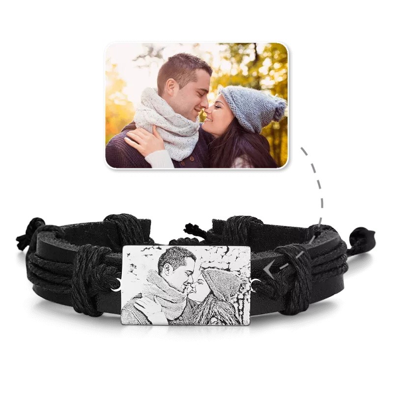 Pulseiras de couro preto com foto gravada em formato retangular masculino